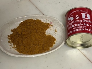 【バターチキンカレー】⑤大さじ2のカレー粉を.jpeg